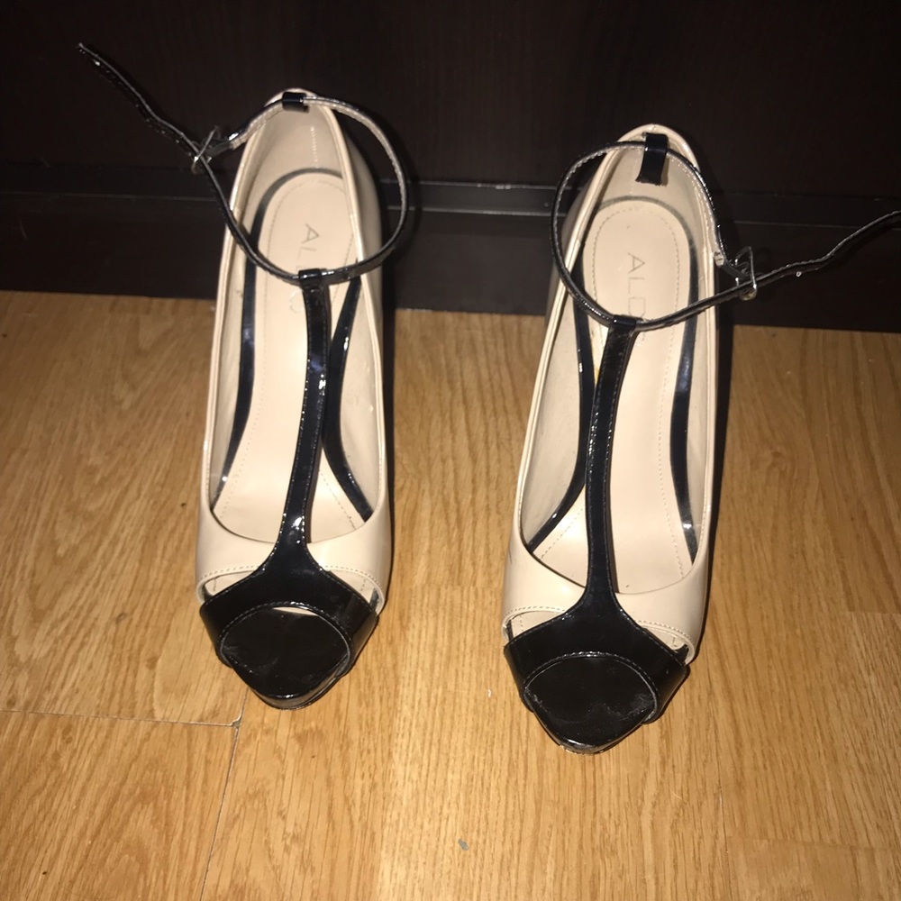 Peep toe heel.